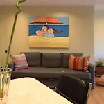 Elegant And Cozy Central Apt 5 To Athens Metro St