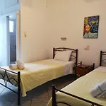 Akrogiali Studios & Rooms