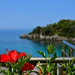 Prima Vista Beachfront Boutique Hotel