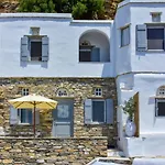 Living Theros Luxury Suites