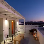 Lorenzo Studios And Suites Paros