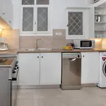 Isora Apartment By Ghh