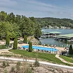 Classy Lakefront Condo With Balcony And Pool Access!