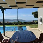 Beautiful Pool Villa Xenia In Anavissos, Athens
