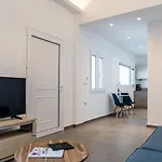 Thira Gold Suites