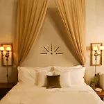 Shila Athens