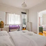 Floral And Stylish Apt For 4Ppl Next To Metro