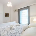 New! Bright & Remodeled 1Bed Apt 2Min Walk To Acropolis