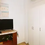 Apartamento de 32 m² en Pagrati, con 1 habitación(es) y 1 baño(s) privado(s)