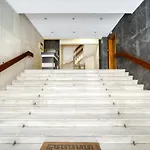 Stunning Central 180M2 4 Bedroom 3 Bathroom, Sleeps 10 Guests