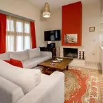Valashouse Front