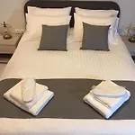 V17 Syntagma Studio