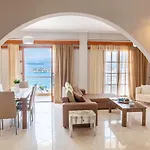 Nina'S Holiday Home