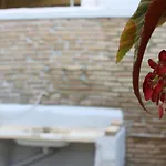 73Sq Apt Near Athens And Piraeus Port With Backyard
