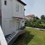 Nikos Psathaki Apartment 2