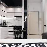 Affordable Luxury Studio Close To Ampelokipi Metro