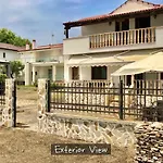 Fenia House On The Beach