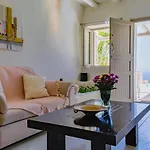 Art Villa Exogonia Santorini