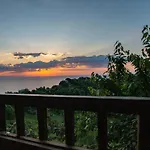 Traditional Home For Relaxation And Amazing View!!