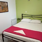 3 Bds-5Min. Walk To The Beach