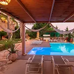 Villa Maira Luxurious With Private Swimming Pool