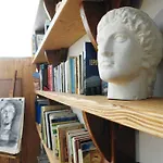 Unique - Spacious Studio With Rooftop / Thissio