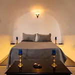Black Bay Caves Suites