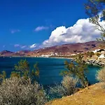 Classic Seaside Apartment In Tinos