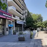 Elenis Flat At The Center Of Athens