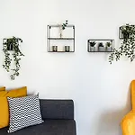 Yellow Fresh Apartment 2