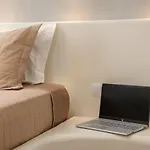 Theasis Suites