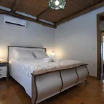 Matzanas House