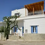 Esperos Seaside Suite In Adamas, Milos