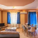 Demmy'S Apartment