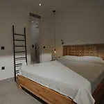Elsa Modern Apartments