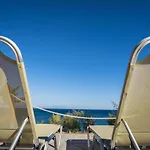 Seafront Studio With Direct Beach Access