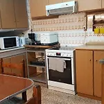 Teal Apartment - Athens Center, 4 Bd, 2 Bath