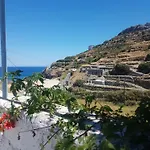 Iliana'S Courtyard