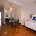 Daphnes Luxury Athens Center Apartment