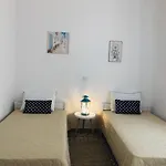 Stylish Home For 6 In Adamas