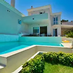 Art Villa With Pool