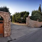 Kloudas Apartments