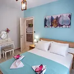 Happy Mini Suites