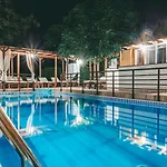 Victory Apartments & Hotel