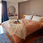 Cozy Minimal 3Br Apartment Near City Center By Itravelhome