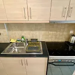 Nikitas' Apartment By The Tube