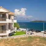 Enalion Top Floor Apartment With Viewboat Dock & Close To Nidri!