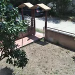 Garden Maisonnette 2-Bedrooms Sleeps 6 Adults 200M From Sandy Beach