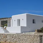 Salty Villas, Chrissipi