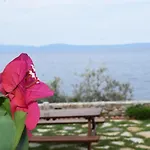 Aphrodite , Charming Apt With Stunning View!